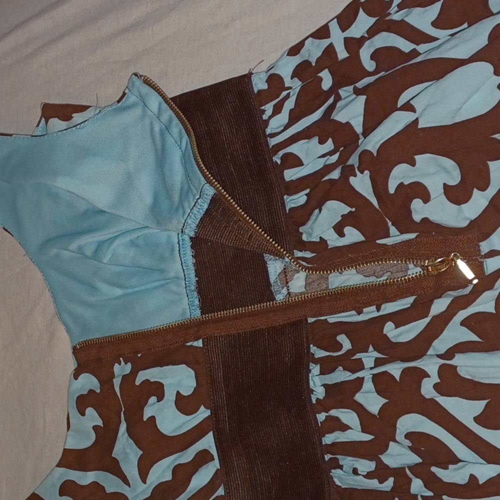 Ladies dress - Picture 4 of 4